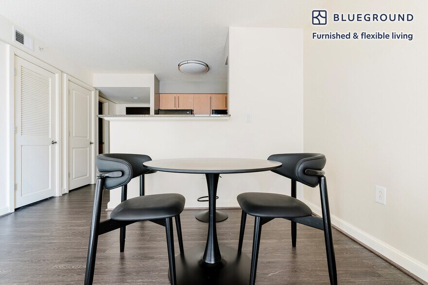 Building Photo - 4835 Cordell Ave