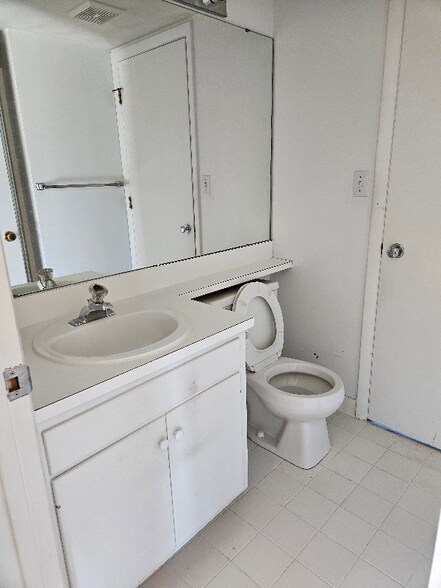 Building Photo - 3040 Winterberry Dr