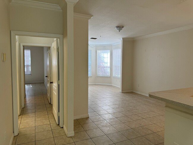 Building Photo - 2 Bedroom 2 Bath Condo in Guard Gated Comm...