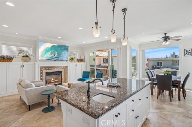 Building Photo - 6111 Seashore Dr