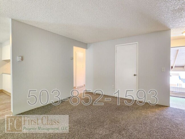 Building Photo - 3648 SW Beaverton Hillsdale Hwy