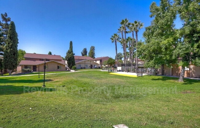 Building Photo - 6814 Camphor Ln