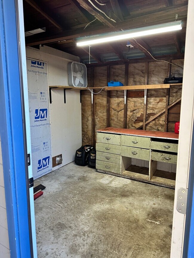 Building Photo - Sunny Fieldbrook 2 Bedroom House – Cat Friendly