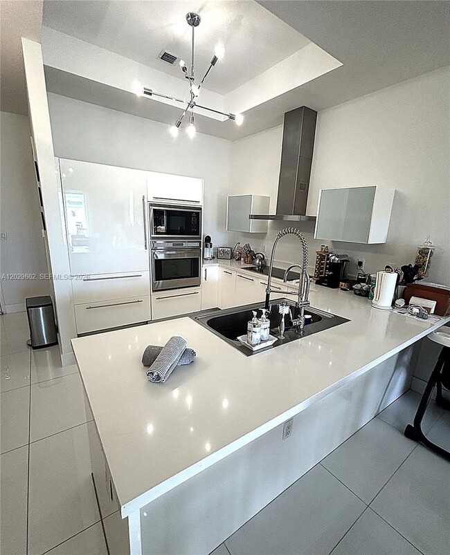 Building Photo - 250 Sunny Isles Blvd