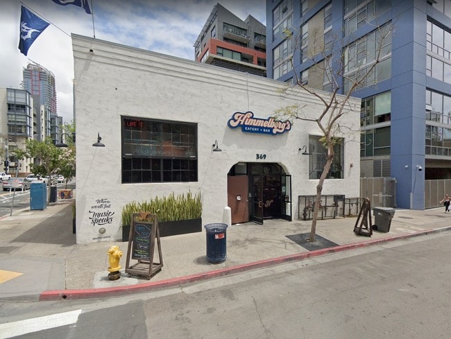 Building Photo - ICON