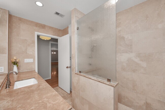 Building Photo - 6403 Waltway Dr