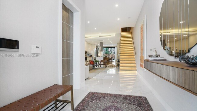 Building Photo - 3075 Mary St