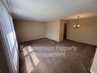 Building Photo - 4352 Sunray Rd