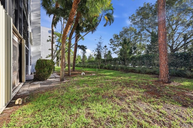 Building Photo - 4700 Lucerne Lakes Blvd W