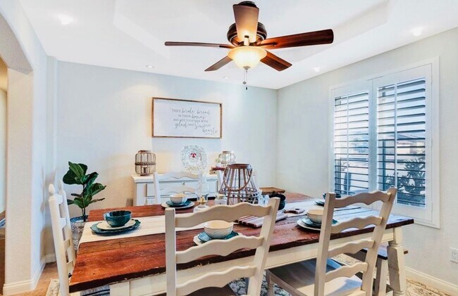 Building Photo - Lovely 3 Bedroom, 3 Bathroom Home with Solar