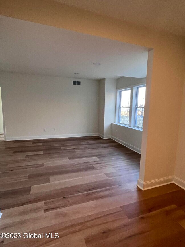Building Photo - 544 NY-9P