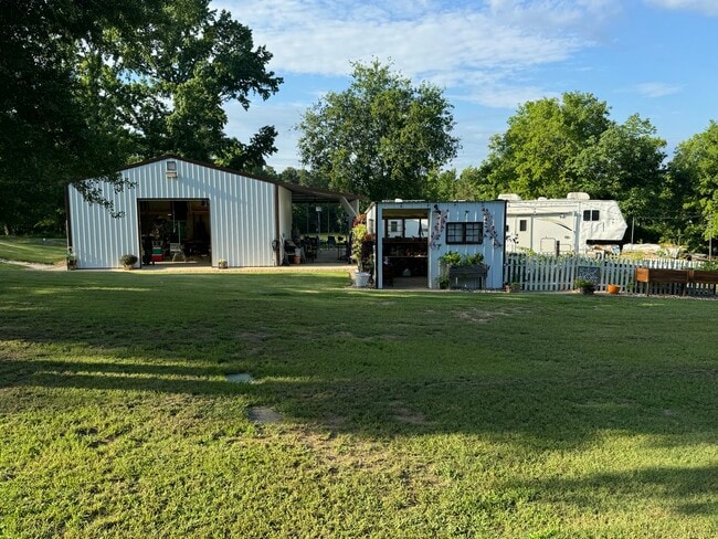 Building Photo - 1284 Buchanan Rd