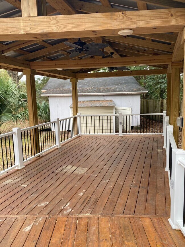 Building Photo - Beautifully renovated home!
