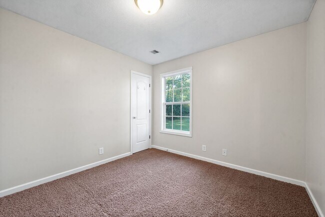 Building Photo - 2845 Teakwood Dr