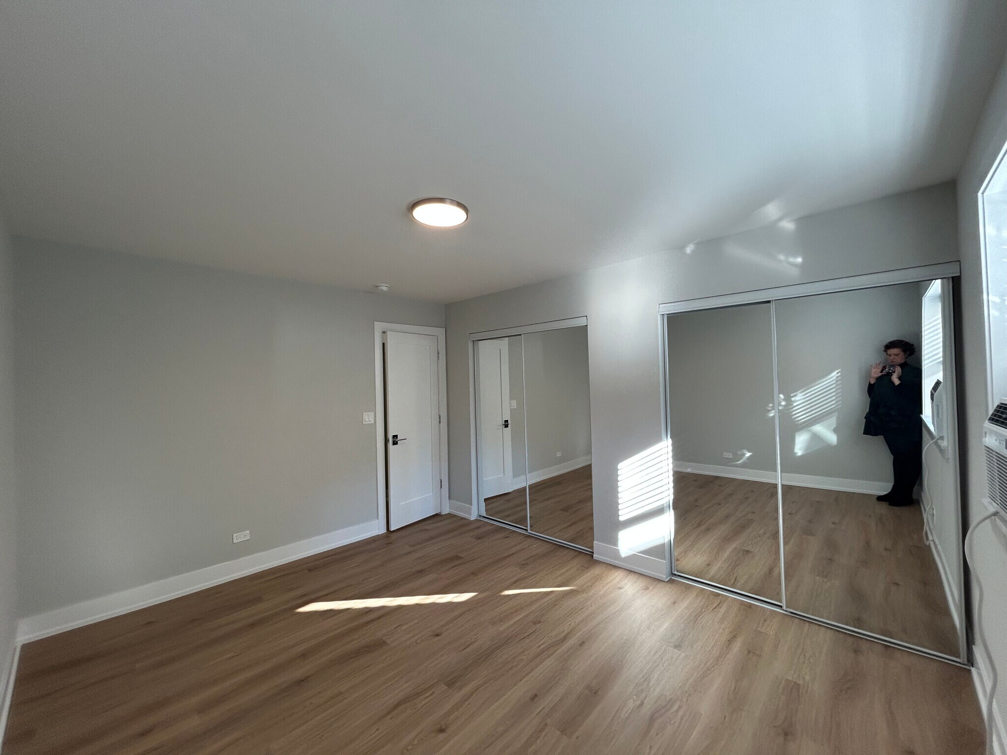 Building Photo - 540 W Aldine Ave