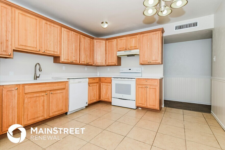 Building Photo - 9114 Westfield Dr