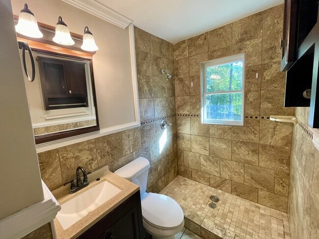 Building Photo - 21 Opal St