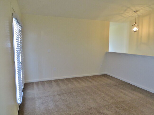 Building Photo - 3 Bedroom 2.5 Bathroom: Georgetown- Pinnacle Home