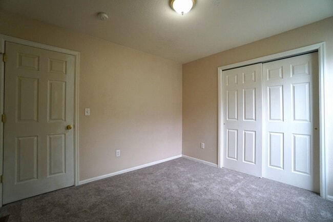 Building Photo - 862 Red Thistle View
