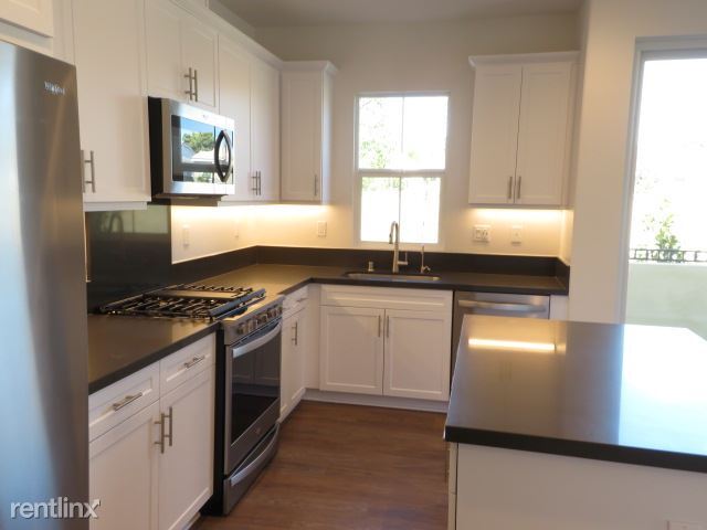 Building Photo - 3 br, 2.5 bath Townhome - 4382 Pacifica Way 5