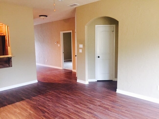 Building Photo - 534-536 Old Highway 80