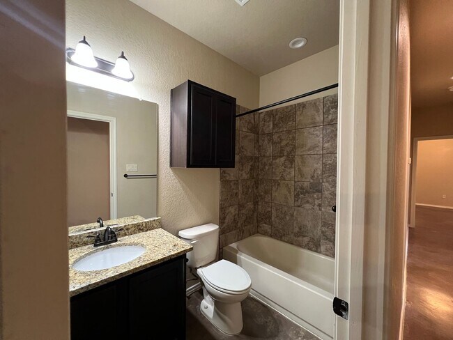 Building Photo - Luxury 3/2 Duplex in NBTX