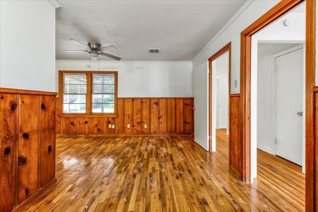Building Photo - 640 Parsons Dr