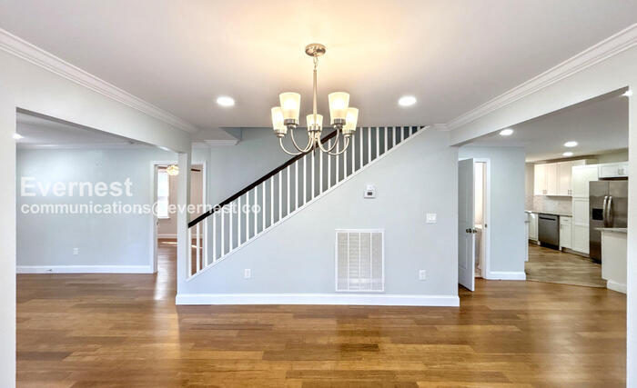 Building Photo - 217 N Sweetbriar Ave