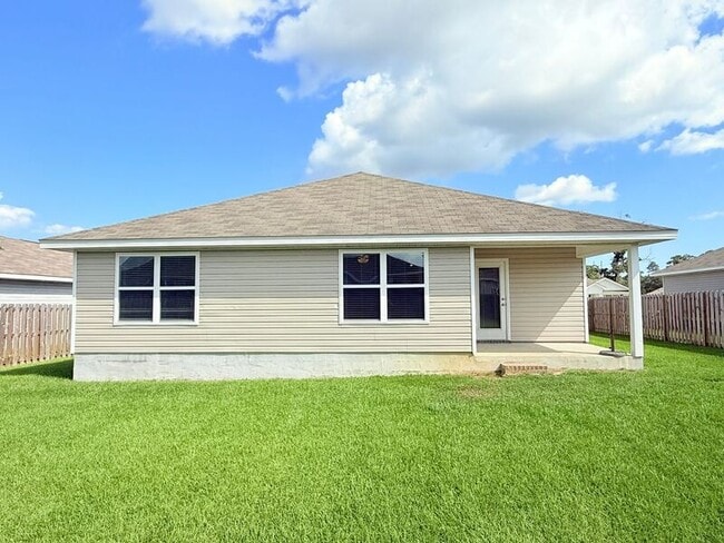 Building Photo - 5970 Smarty Jones Wy
