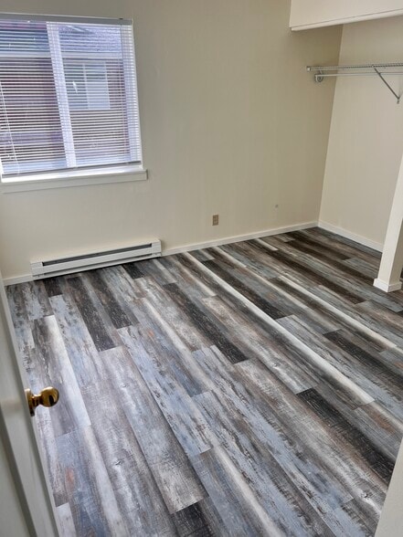 Building Photo - 530 Front St