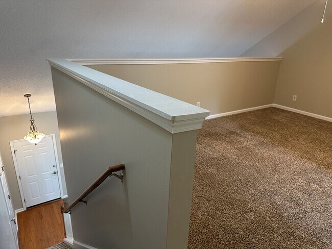 Building Photo - 7 Crossings Dr