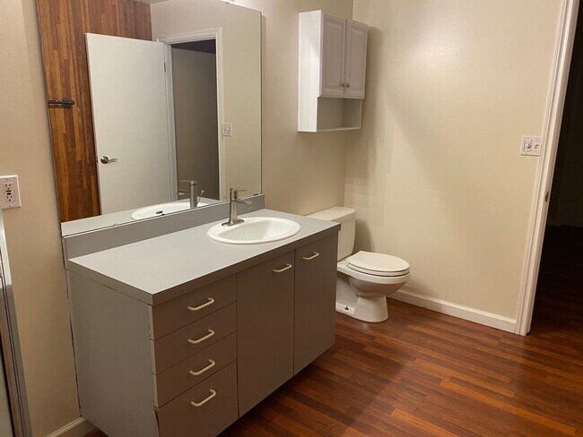 Building Photo - Dawson Apartment