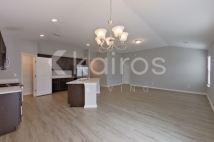 Building Photo - 18 Carrollton Dr