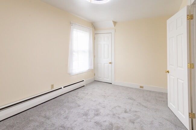 Building Photo - 179 Chestnut St