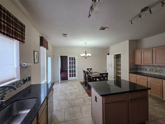 Building Photo - 2715 Riverhollow Ln