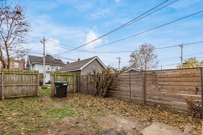 Building Photo - 673-675 Stanley Ave