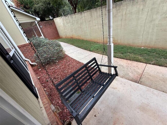 Building Photo - 105 Westchester Dr