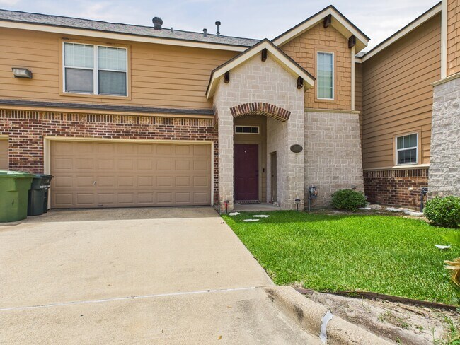 Building Photo - 1812 W Villa Maria Rd