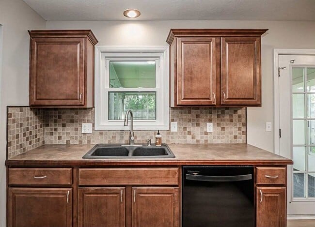 Building Photo - 4213 Hunters Trce