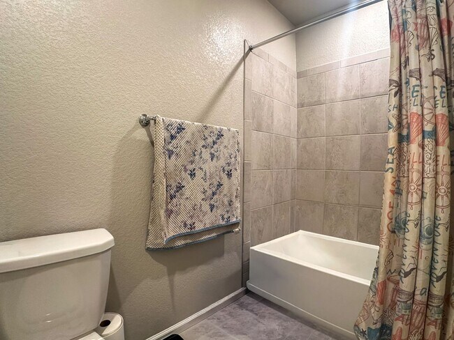 Building Photo - Meadowlark serene 4bd retreat