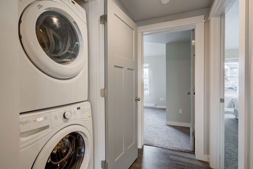 Building Photo - 360 Enterprise Blvd