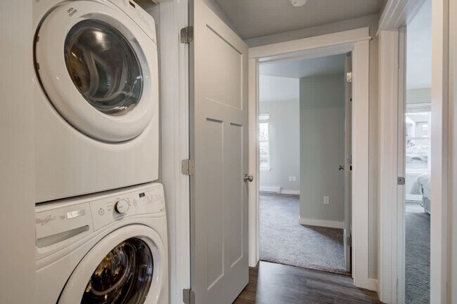 Building Photo - 360 Enterprise Blvd