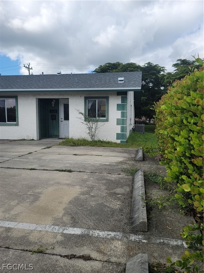 Building Photo - 1014 Country Club Blvd