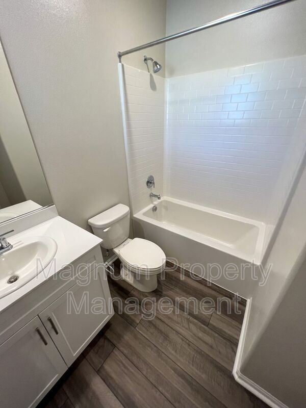 Building Photo - 40636 Birchfield Dr
