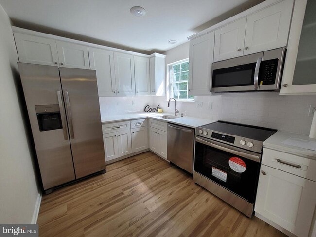 Building Photo - 301 Andrews Ave