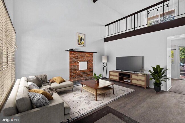 Building Photo - 8801 Monmouth Dr