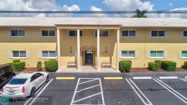 Building Photo - 2811 NE 51st St