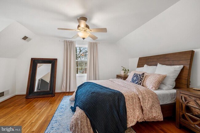 Building Photo - 13625 Middlevale Ln