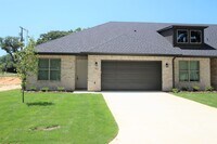 Building Photo - Coming Soon! 3 Bedroom 2 Bathroom in South...