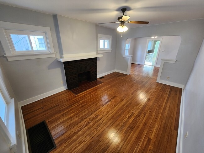 Building Photo - 2316 Rosemont Blvd
